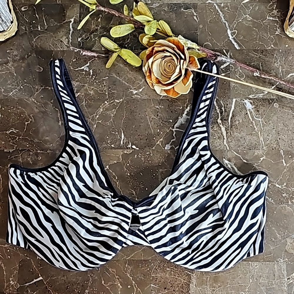 🦓"Lilyette" Zebra Pattern, Underwire Bra. Womens Size: 38D